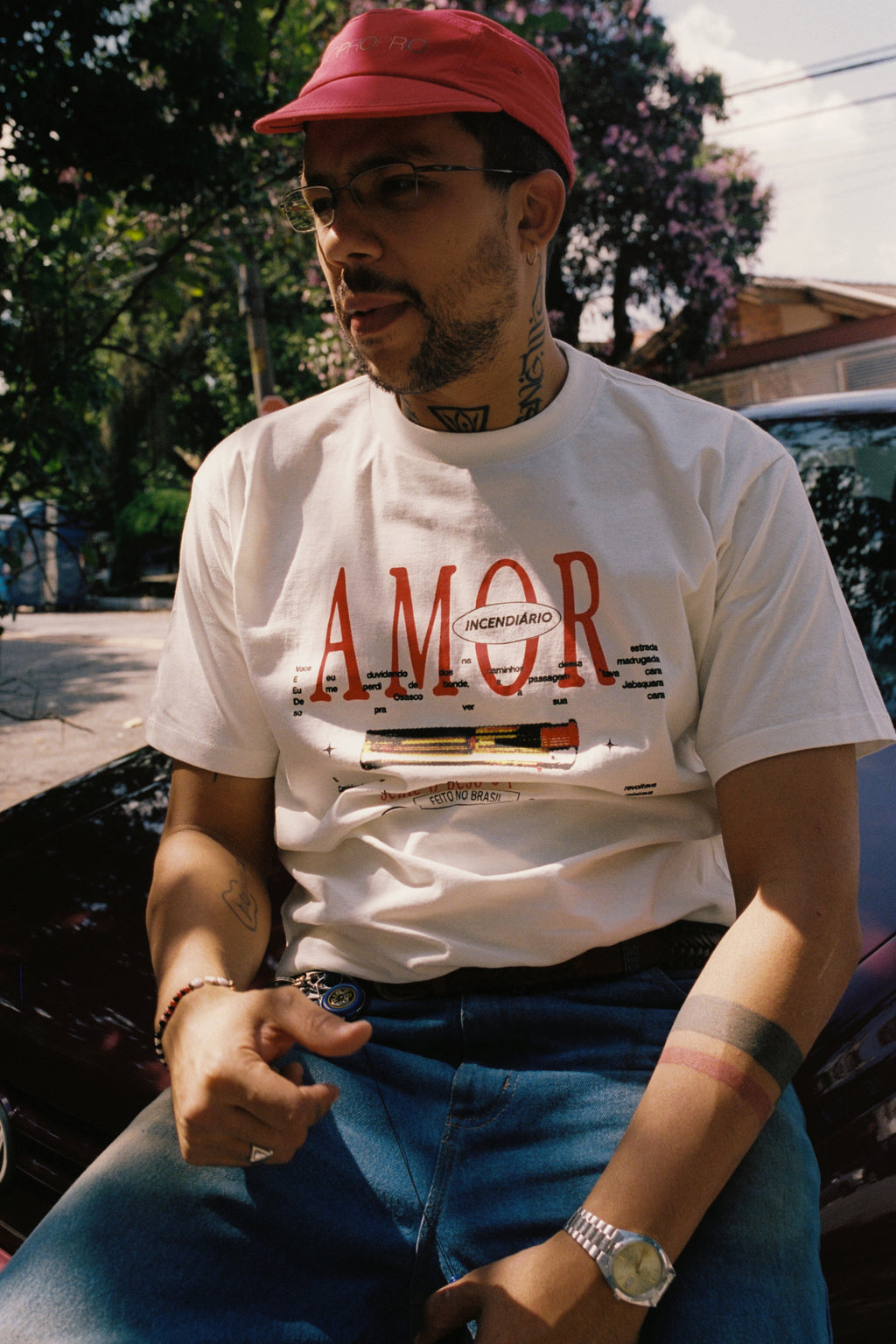 CAMISETA · YOP · AMOR INCENDIÁRIO