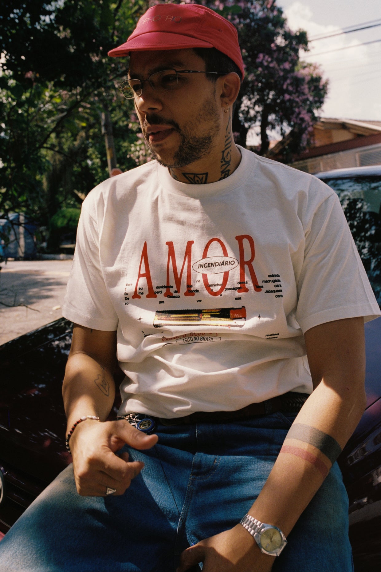 CAMISETA · YOP · AMOR INCENDIÁRIO